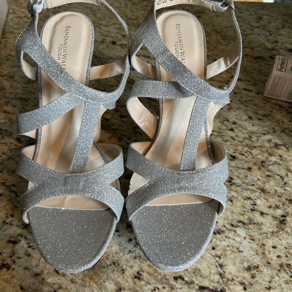 Benjamin Walk Touch ups Queenie  silver glitter platform sandals. NWOT Size 11 - Picture 2 of 16